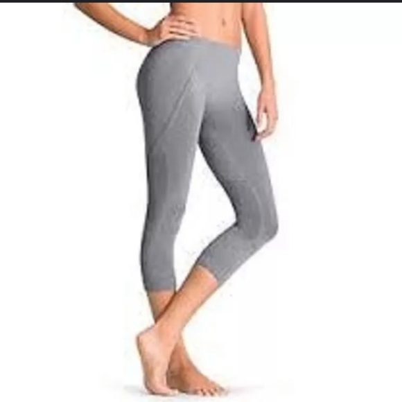 Athleta Breakthrough Seamless Capri Leggings Size Medium - Picture 2 of 5